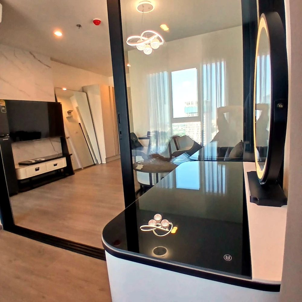 For rent: Regent Home Bangna, beautifully decorated unit with full furnishings, great location, convenient transportation. Don't miss out!