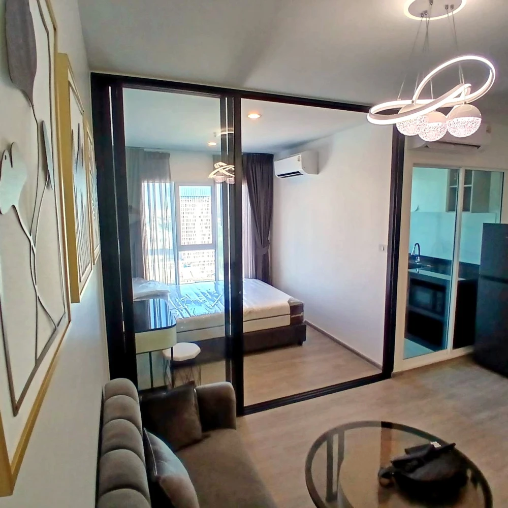 For rent: Regent Home Bangna, beautifully decorated unit with full furnishings, great location, convenient transportation. Don't miss out!