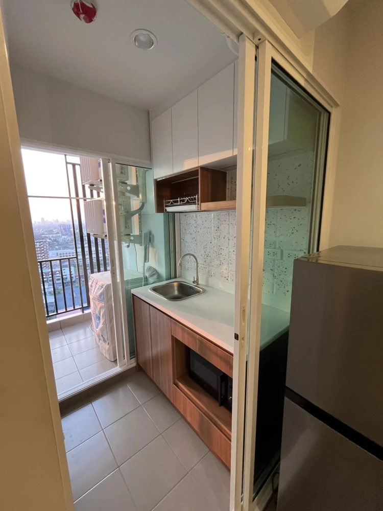 For rent: Regent Home Bangna, stunningly decorated unit with high-quality built-in furniture. You'll regret missing out!
