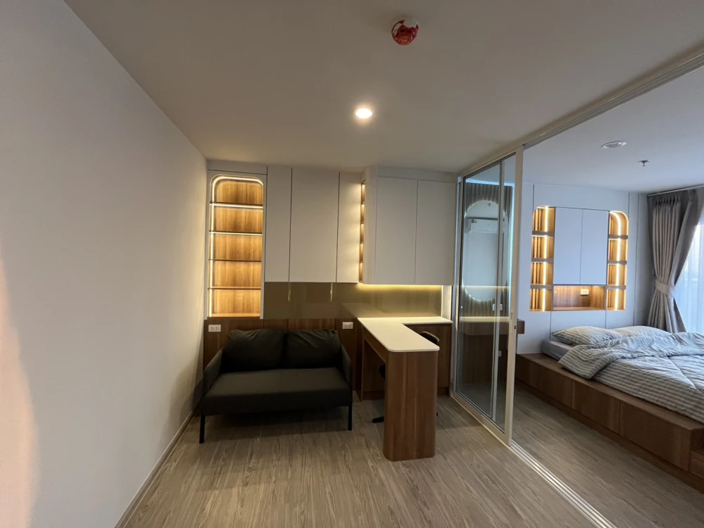 For rent: Regent Home Bangna, stunningly decorated unit with high-quality built-in furniture. You'll regret missing out!