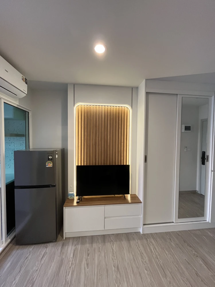 For rent: Regent Home Bangna, stunningly decorated unit with high-quality built-in furniture. You'll regret missing out!