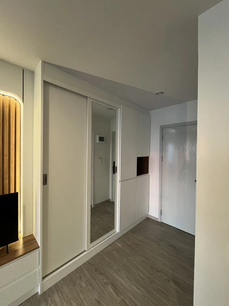 For rent: Regent Home Bangna, stunningly decorated unit with high-quality built-in furniture. You'll regret missing out!