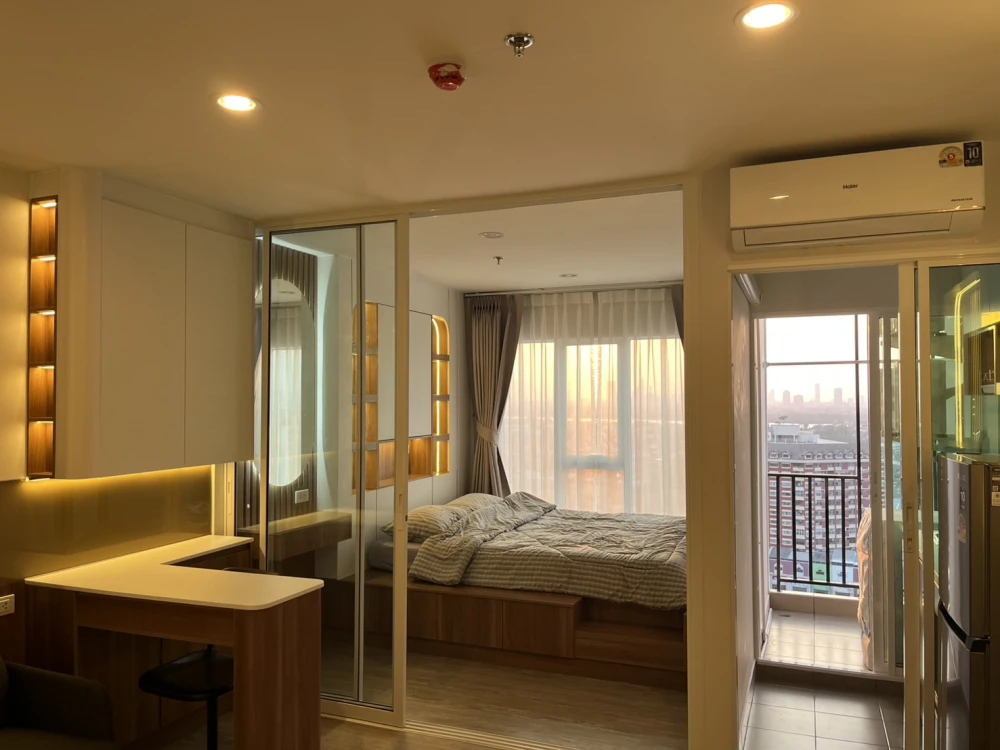 For rent: Regent Home Bangna, stunningly decorated unit with high-quality built-in furniture. You'll regret missing out!