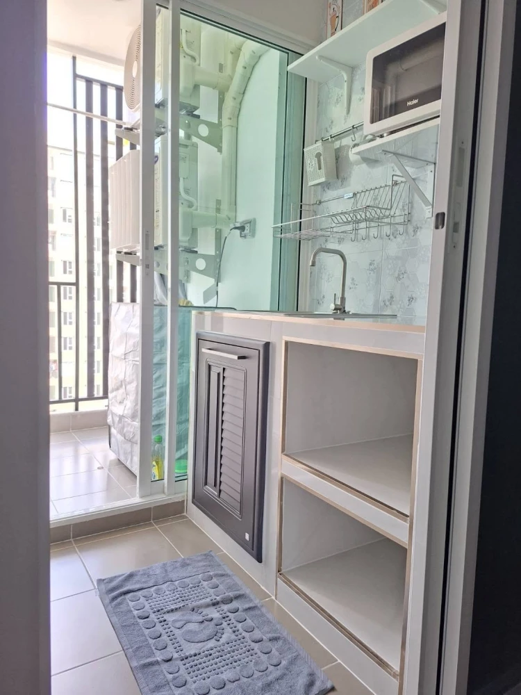 For rent: Regent Home Bangna. Beautifully decorated minimalist-style room with high-quality built-in furniture. Book now!