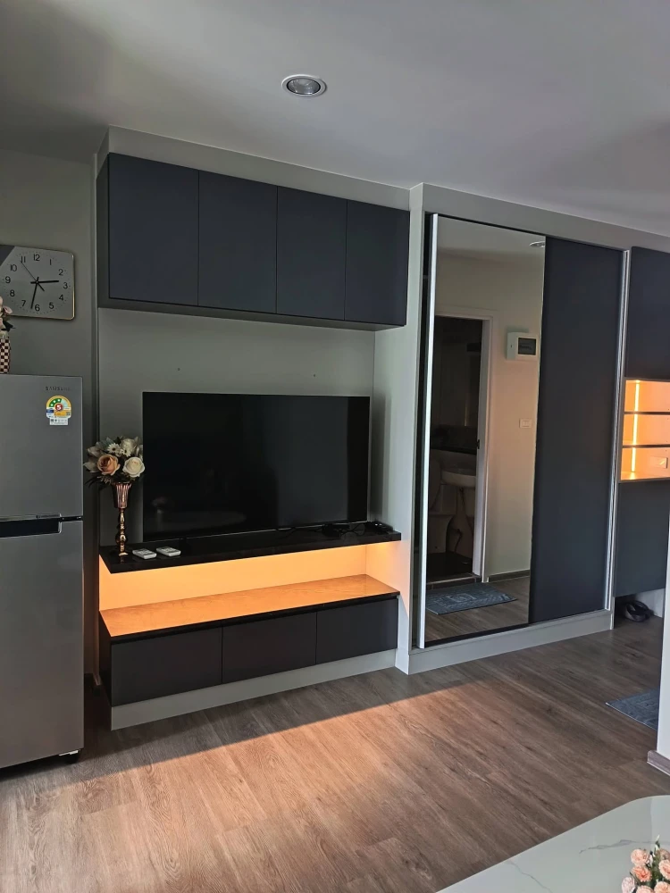 For rent: Regent Home Bangna. Beautifully decorated minimalist-style room with high-quality built-in furniture. Book now!