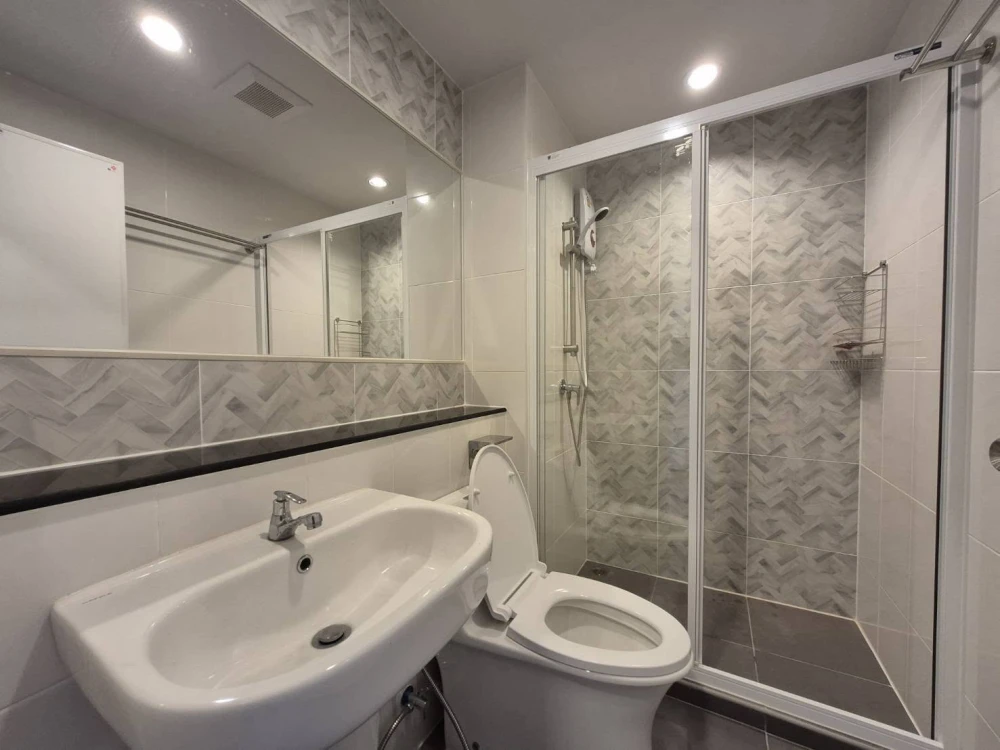 For rent: Regent Home Bangna. Beautifully decorated and fully furnished. Don't miss out!