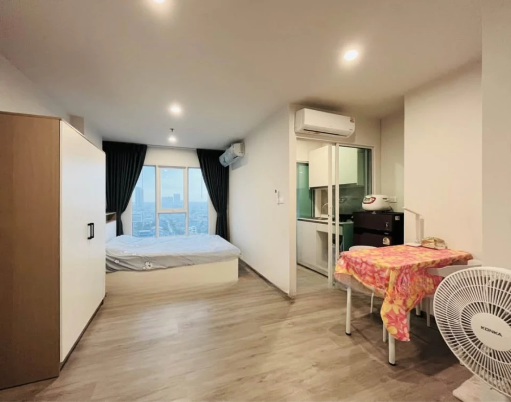 For rent: Regent Home Bangna. Excellent feng shui, spacious rooms with good ventilation, and a quiet corner unit. Book now!