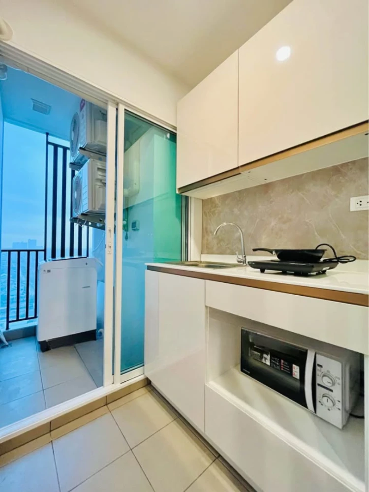 For rent: Regent Home Bangna. Excellent feng shui, spacious rooms with good ventilation, and a quiet corner unit. Book now!
