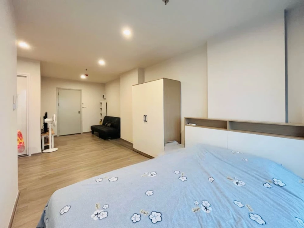 For rent: Regent Home Bangna. Excellent feng shui, spacious rooms with good ventilation, and a quiet corner unit. Book now!