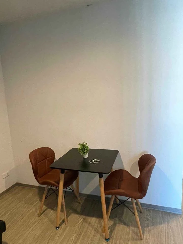 For Rent: Regent Home BangSon. Spacious 2-bedroom, 2-bathroom unit with a city view and a well-partitioned layout. Ready for immediate move-in.