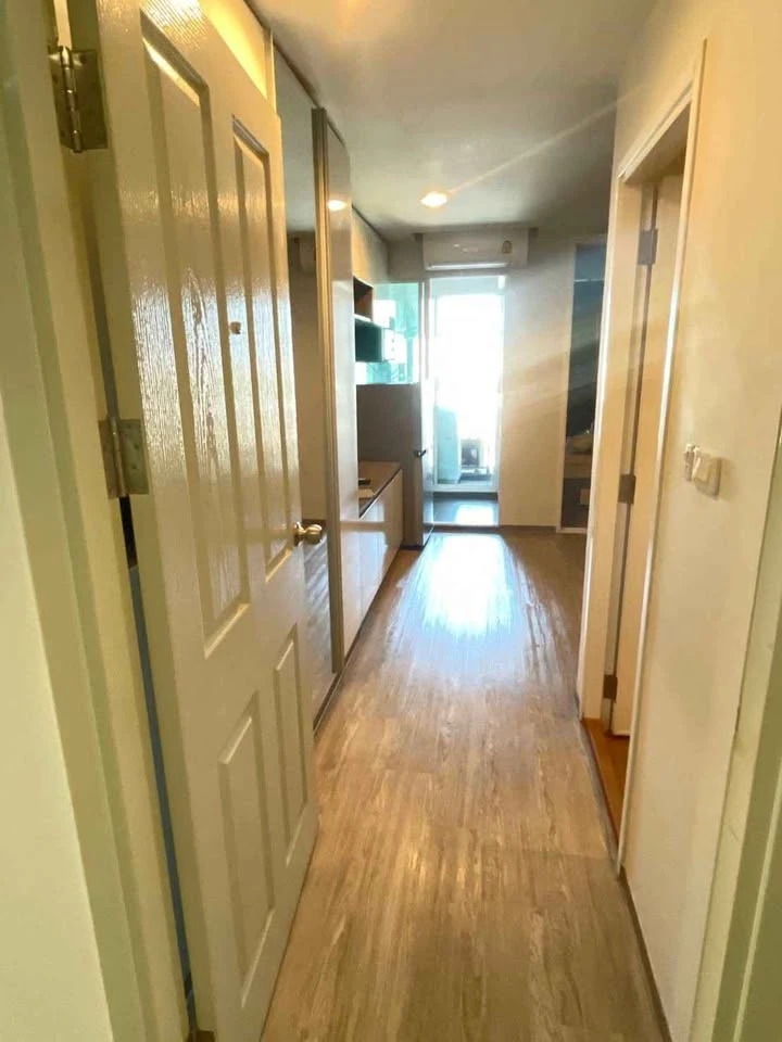 For Rent: Regent Home BangSon. Spacious 2-bedroom, 2-bathroom unit with a city view and a well-partitioned layout. Ready for immediate move-in.