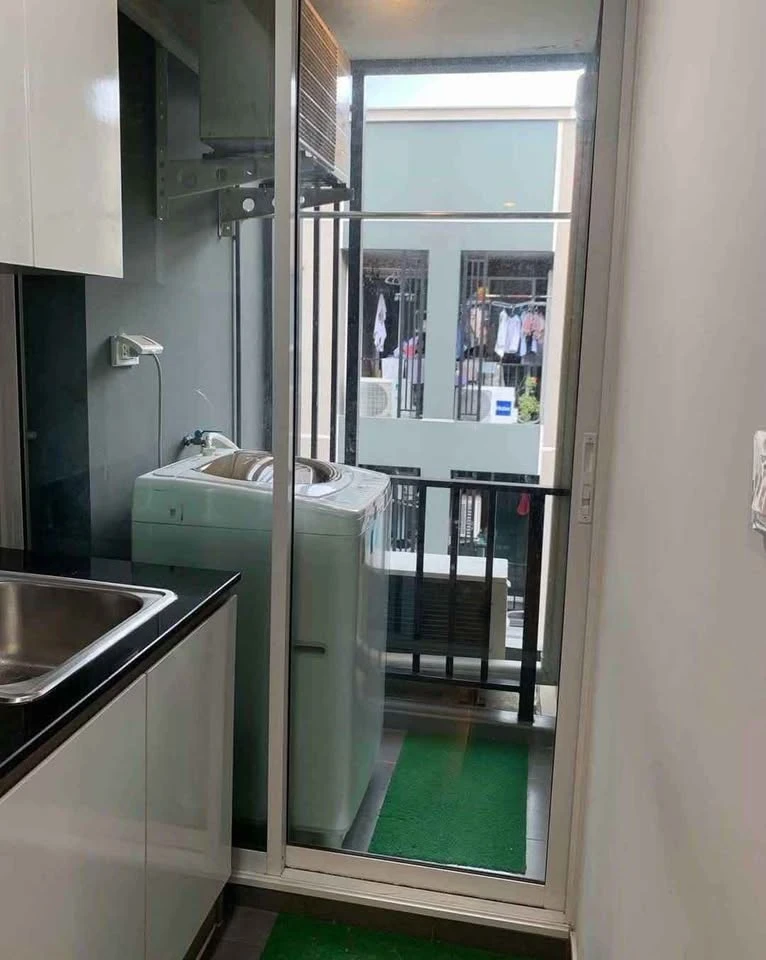 For Rent: Regent Home BangSon. Spacious 2-bedroom, 2-bathroom unit with a city view and a well-partitioned layout. Ready for immediate move-in.