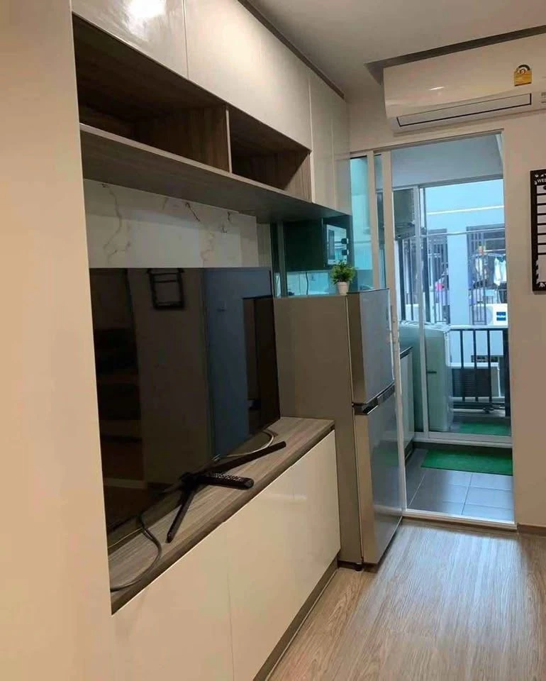 For Rent: Regent Home BangSon. Spacious 2-bedroom, 2-bathroom unit with a city view and a well-partitioned layout. Ready for immediate move-in.