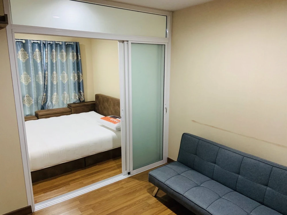 For rent: Regent Home Bangson, a nice room, good location, fully furnished and equipped with appliances. Just bring your bags and move in!