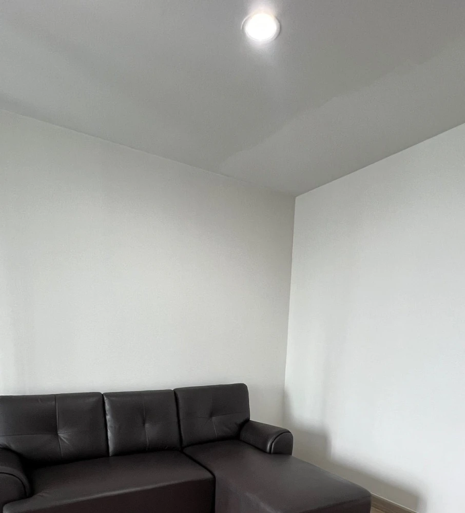 Regent Home Bangson for rent, a nice room with complete furniture and appliances. Good like this, reserve now.