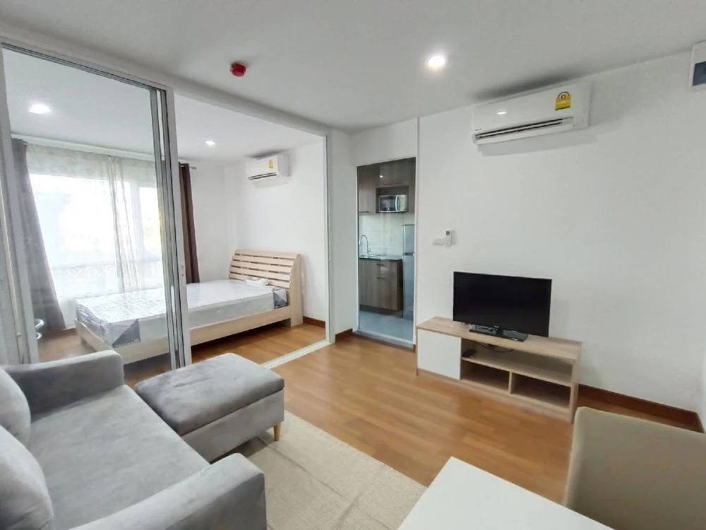 For rent: Regent Home Sukhumvit 81, 3rd floor, outside view, not hot, fully furnished room, nice to live in, reserve now, urgently.