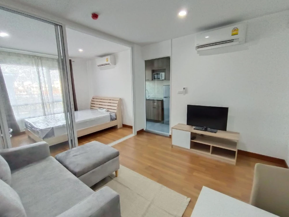 For rent: Regent Home Sukhumvit 81, 3rd floor, outside view, not hot, fully furnished room, nice to live in, reserve now, urgently.