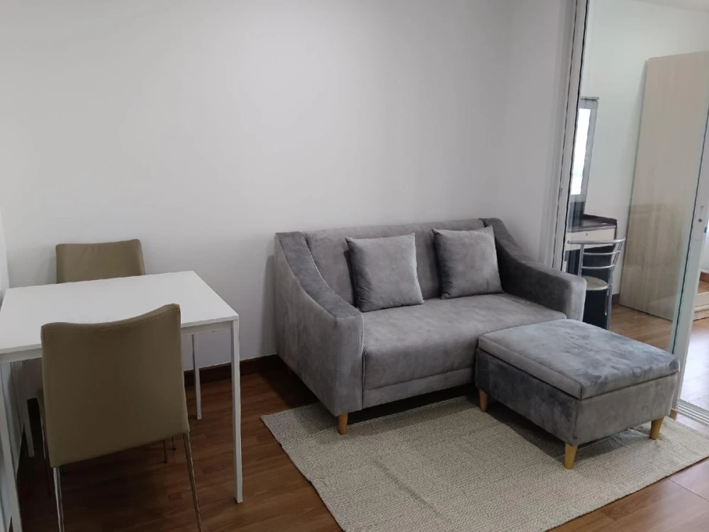 For rent: Regent Home Sukhumvit 81, 3rd floor, outside view, not hot, fully furnished room, nice to live in, reserve now, urgently.
