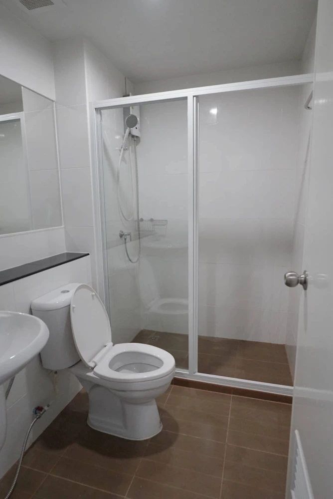 For rent: Regent Home Sukhumvit 97/1. Unobstructed view, fully furnished, includes washing machine, ready to move in.