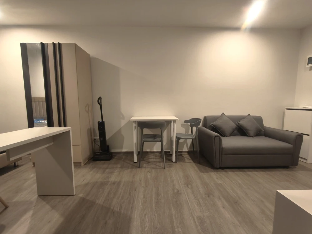 For rent: Regent Home Wuttakat, 10th floor. Nice, fully furnished unit. Book now!