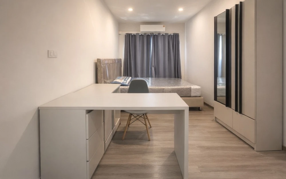 For rent: Regent Home Wuttakat, 10th floor. Nice, fully furnished unit. Book now!