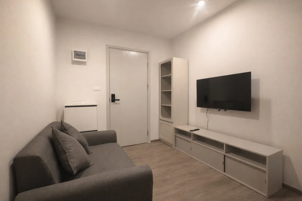 For rent: Regent Home Wuttakat, 10th floor. Nice, fully furnished unit. Book now!