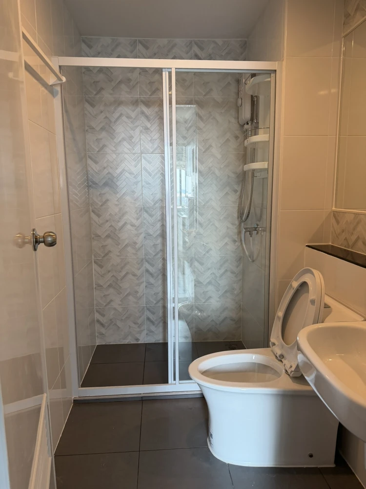 For rent: Regent Home Wuttakat, 10th floor. Nice, fully furnished unit. Book now!