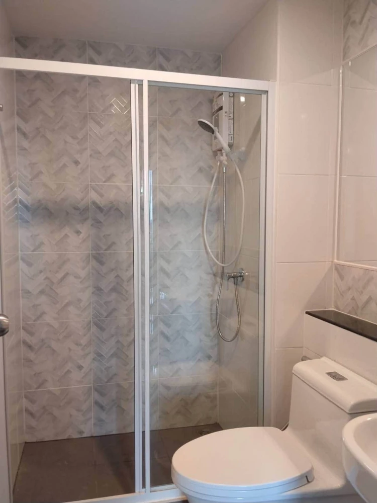 For rent: Regent Home Wuttakat, 12th floor. A lovely, fully furnished unit. Book now!