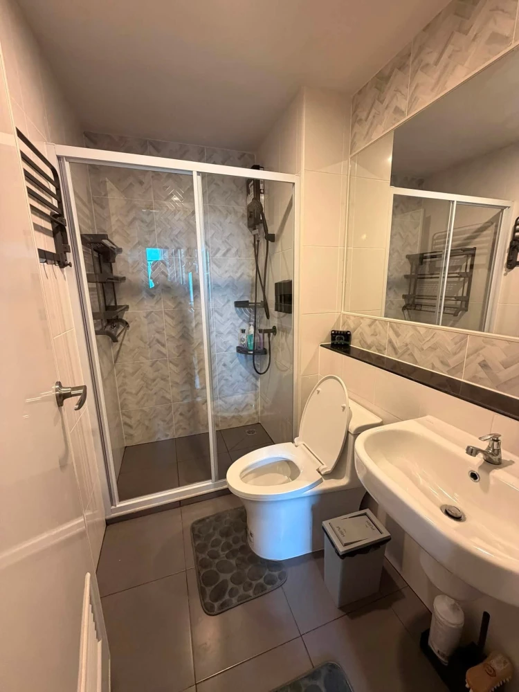 For rent: Regent Home Wuttakat, 12th floor. Beautifully furnished and ready to move in. Book now!