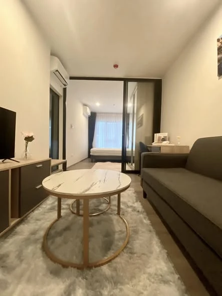 For rent: Regent Home Wuttakat, 16th floor, pool view, fully furnished, very livable. Book now!