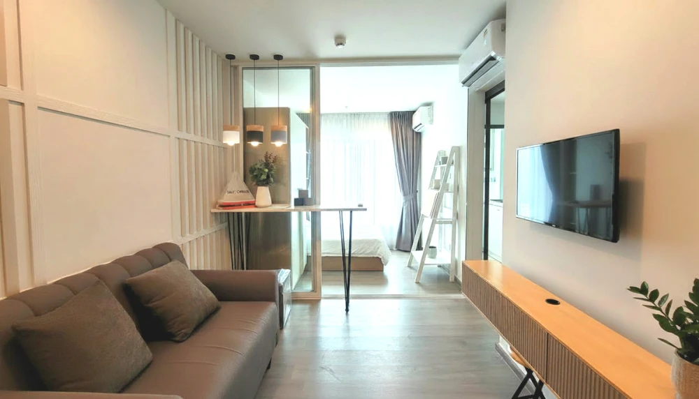 For rent: Regent Home Wuttakat, 19th floor. High floor, unobstructed view, fully furnished. Book now!