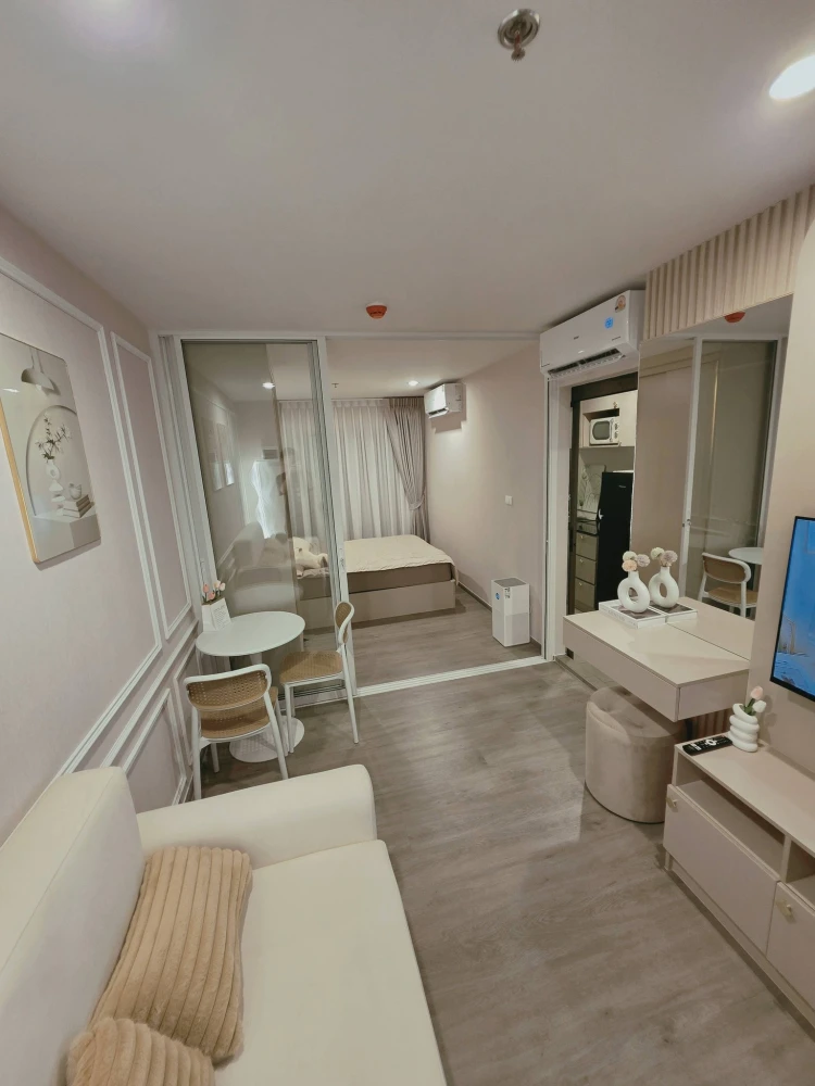 For rent: Regent Home Wuttakat, 22nd floor, near the elevator. Spacious and airy view. Beautifully and fully furnished. A must-see!