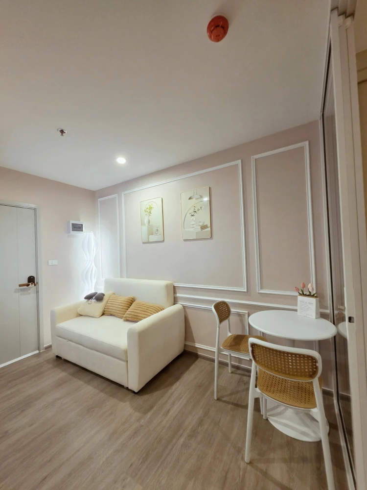 For rent: Regent Home Wuttakat, 22nd floor, near the elevator. Spacious and airy view. Beautifully and fully furnished. A must-see!