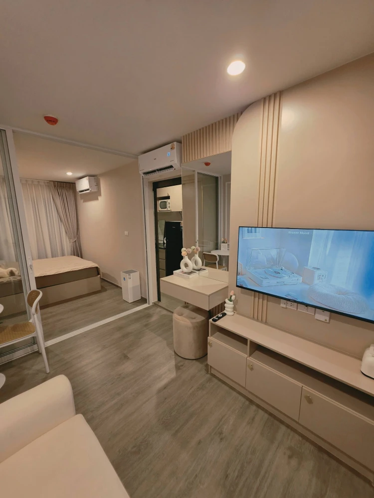 For rent: Regent Home Wuttakat, 22nd floor, near the elevator. Spacious and airy view. Beautifully and fully furnished. A must-see!