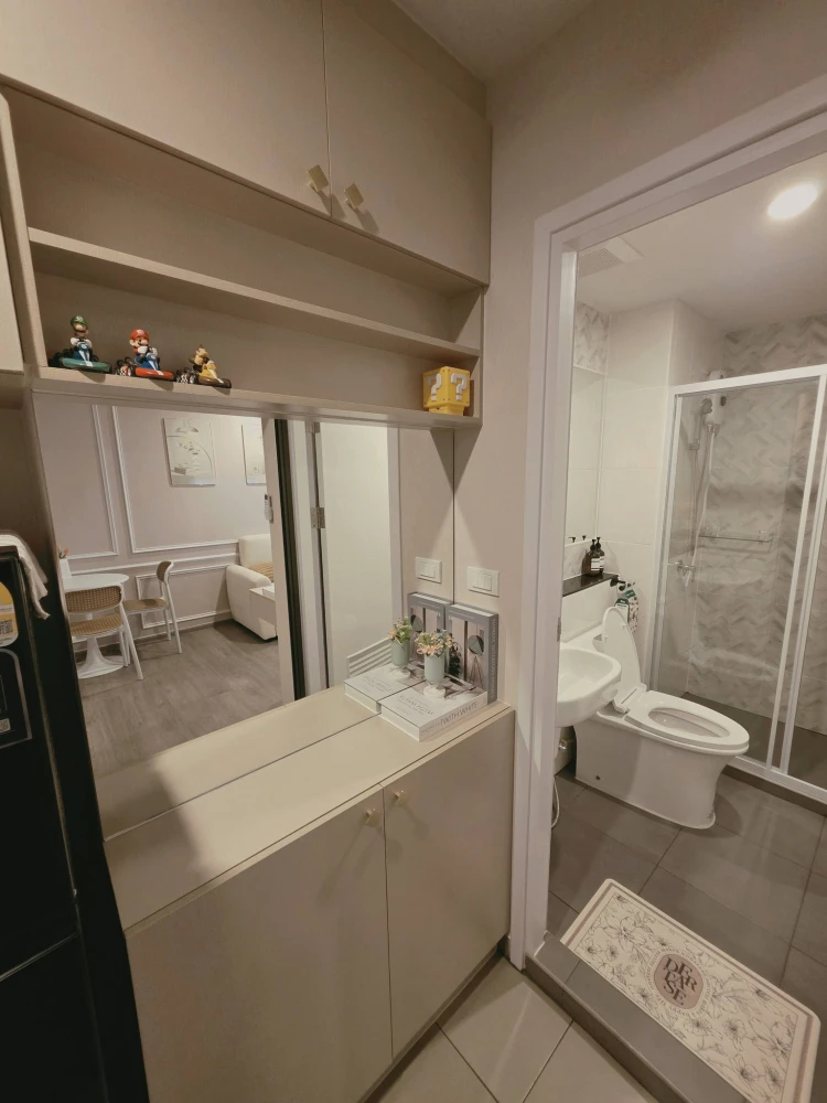 For rent: Regent Home Wuttakat, 22nd floor, near the elevator. Spacious and airy view. Beautifully and fully furnished. A must-see!