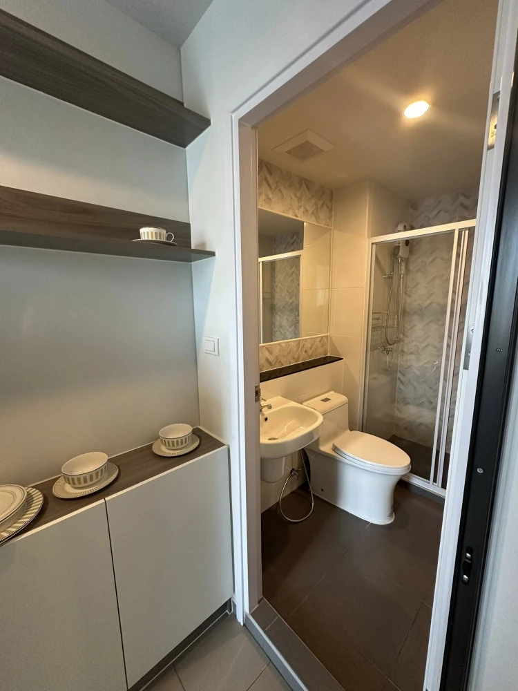 For rent: Regent Home Wuttakat, 25th floor, view of the Phra Pathom Chedi, not next to the elevator or garbage room, fully furnished, ready to move in