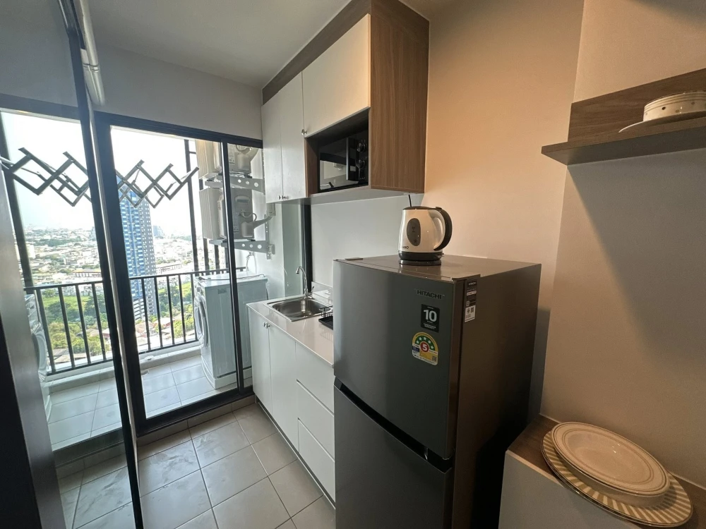 For rent: Regent Home Wuttakat, 25th floor, view of the Phra Pathom Chedi, not next to the elevator or garbage room, fully furnished, ready to move in