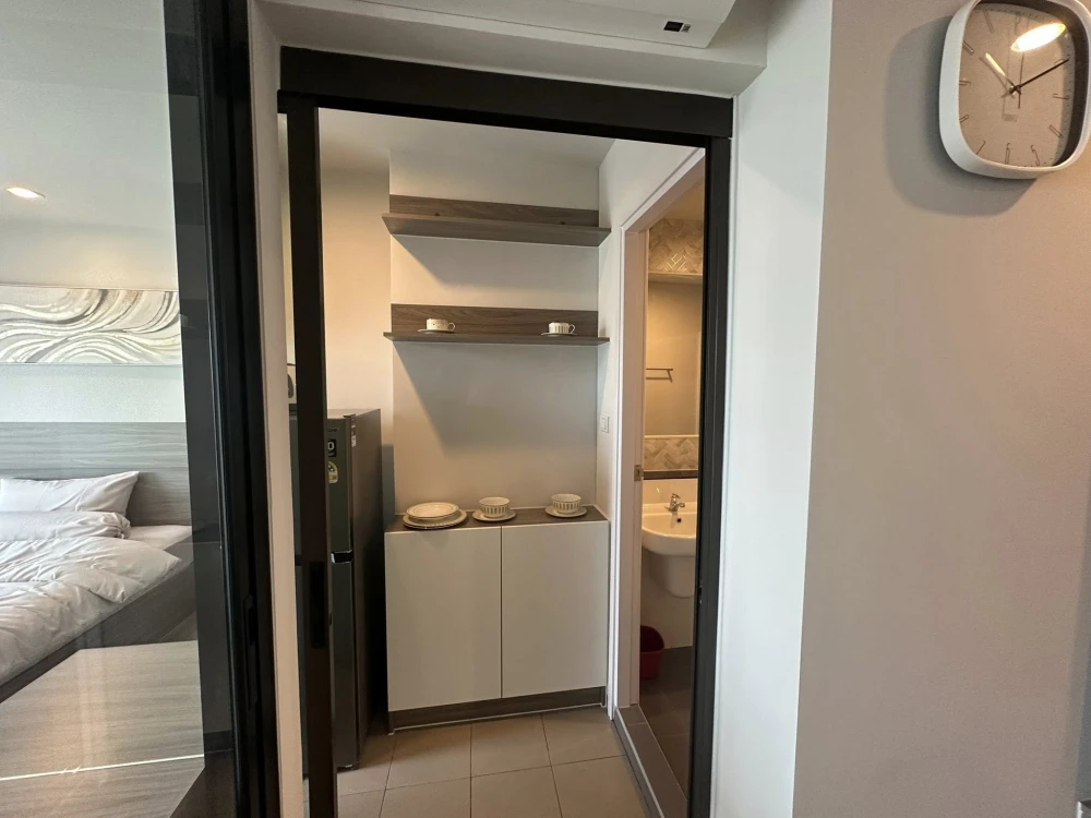 For rent: Regent Home Wuttakat, 25th floor, view of the Phra Pathom Chedi, not next to the elevator or garbage room, fully furnished, ready to move in