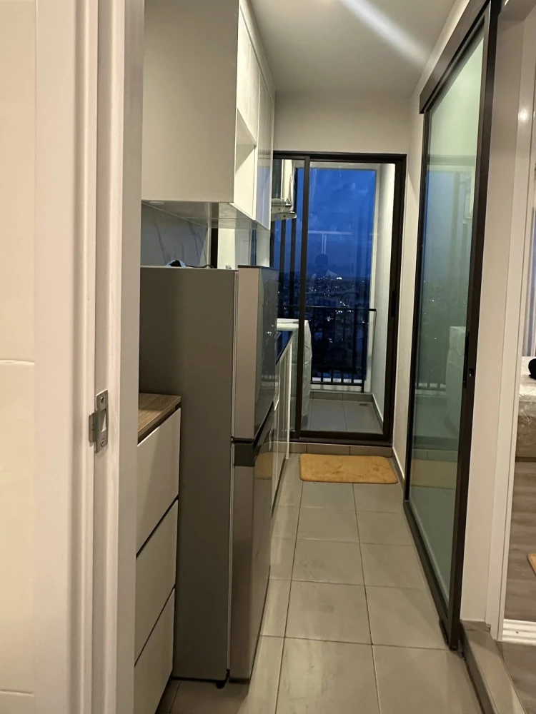 For rent: Regent Home Wuttakat, 25th floor, partitioned room, fully furnished, ready to move in. Interested? Reserve now, urgently.