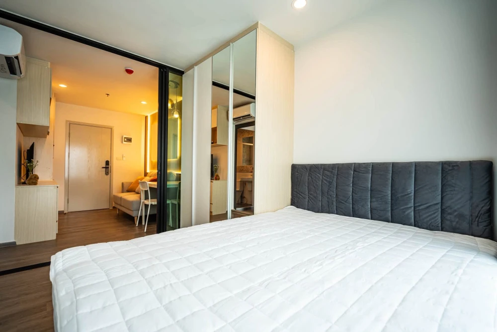 For rent: Regent Home Wuttakat, 32nd floor. Beautifully furnished and ready to move in. Book now! (Quickly!)