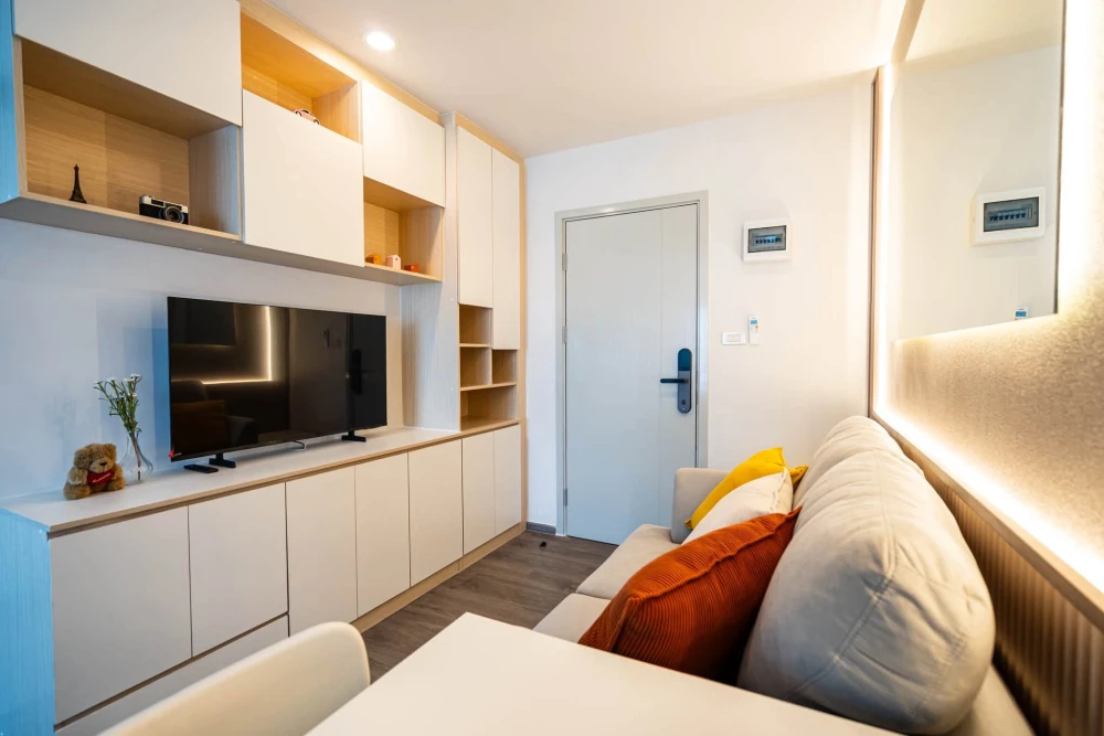 For rent: Regent Home Wuttakat, 32nd floor. Beautifully furnished and ready to move in. Book now! (Quickly!)