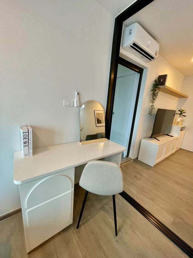 For Rent: Regent Home Wuttakat, 35th floor. A lovely, fully furnished unit. Act fast—book now!