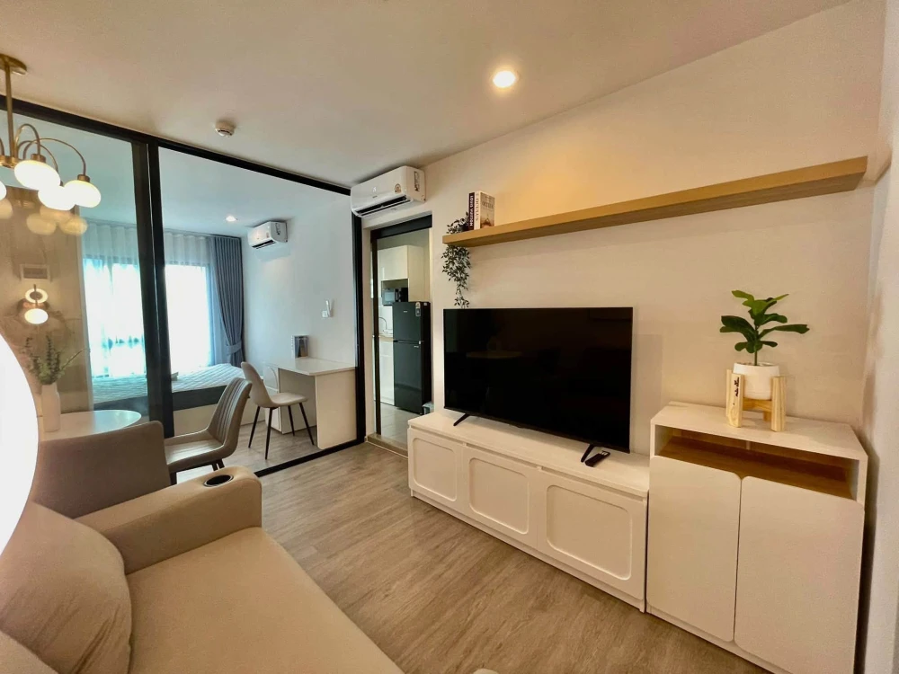 For Rent: Regent Home Wuttakat, 35th floor. A lovely, fully furnished unit. Act fast—book now!