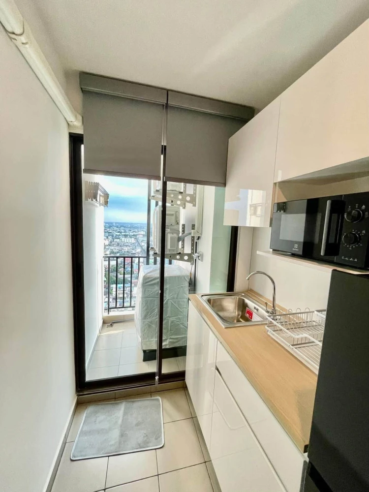 For Rent: Regent Home Wuttakat, 35th floor. A lovely, fully furnished unit. Act fast—book now!