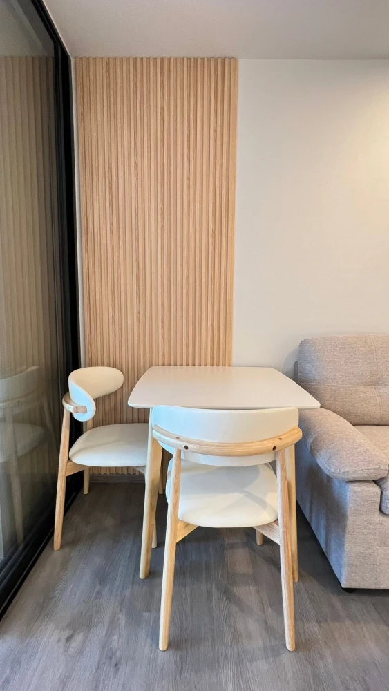 For rent: Regent Home Wuttakat, 35th floor. Beautiful room with complete furnishings. Book now!