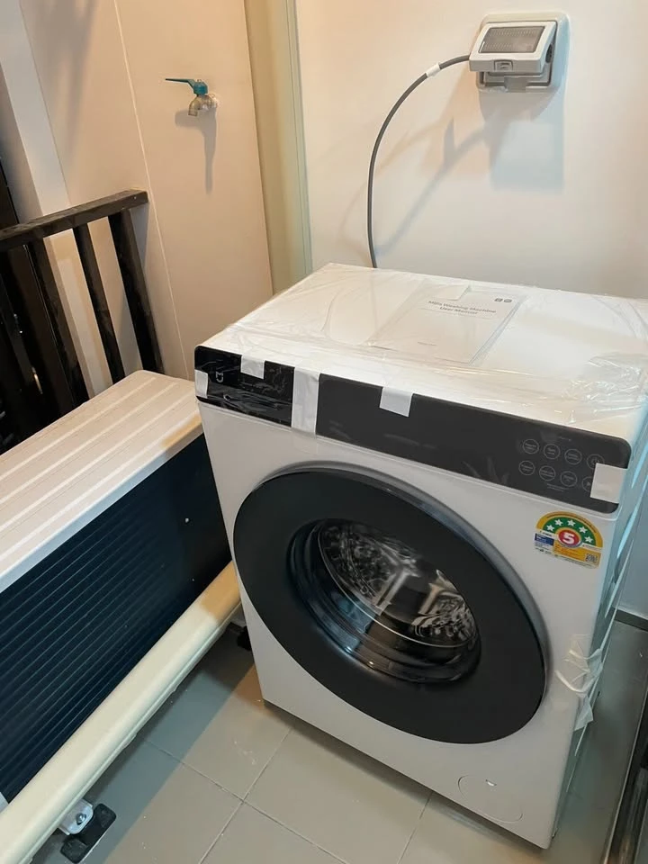 For Rent: Regent Home Wuttakat. Beautiful unit in excellent condition, featuring a bright, soft, and soothing color scheme. Located on a high floor wi