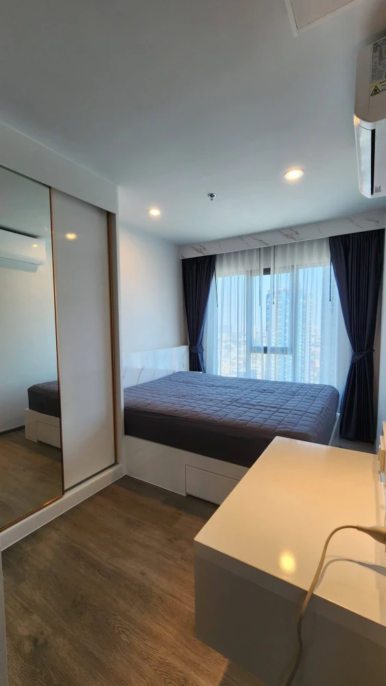 For rent: Regent Home Wuttakat, high floor unit, very livable, fully furnished. Book now!