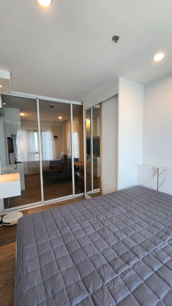 For rent: Regent Home Wuttakat, high floor unit, very livable, fully furnished. Book now!