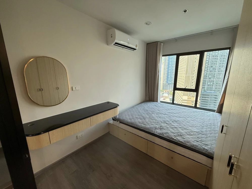 For rent: Regent Home Wuttakat, high floor unit, fully furnished, very livable. Book now!