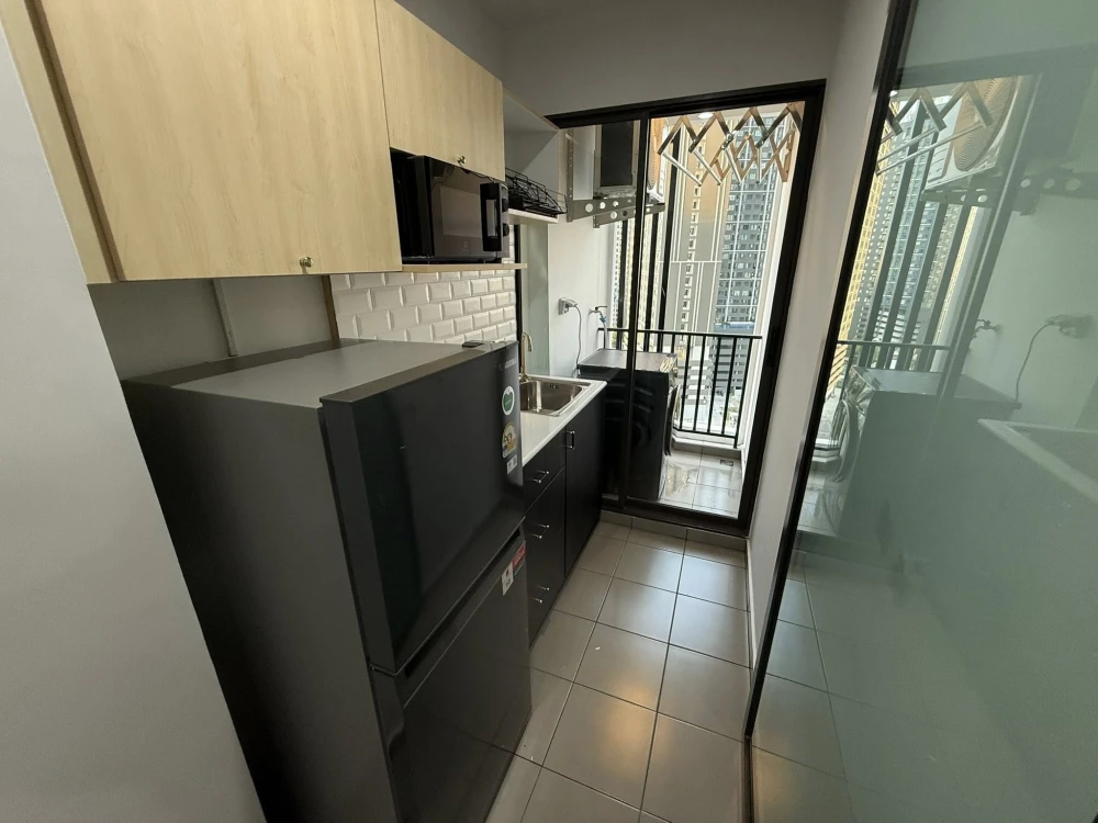For rent: Regent Home Wuttakat, high floor unit, fully furnished, very livable. Book now!